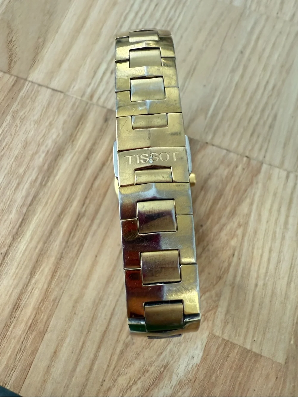 Tissot 1853 ladies round gold tone link bracelet Swiss watch NEW BATTERY